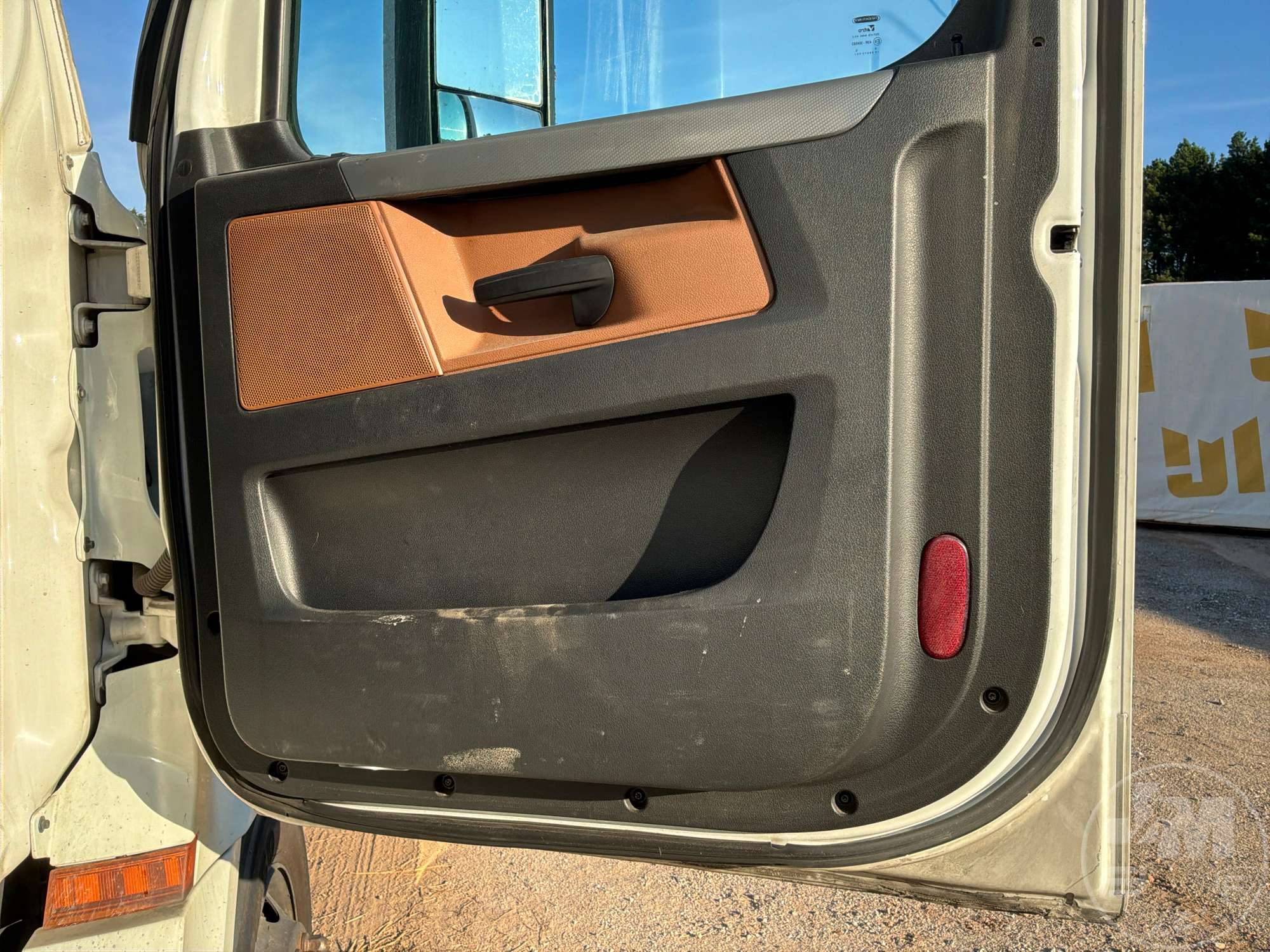 2020 Freightliner CASCADIA