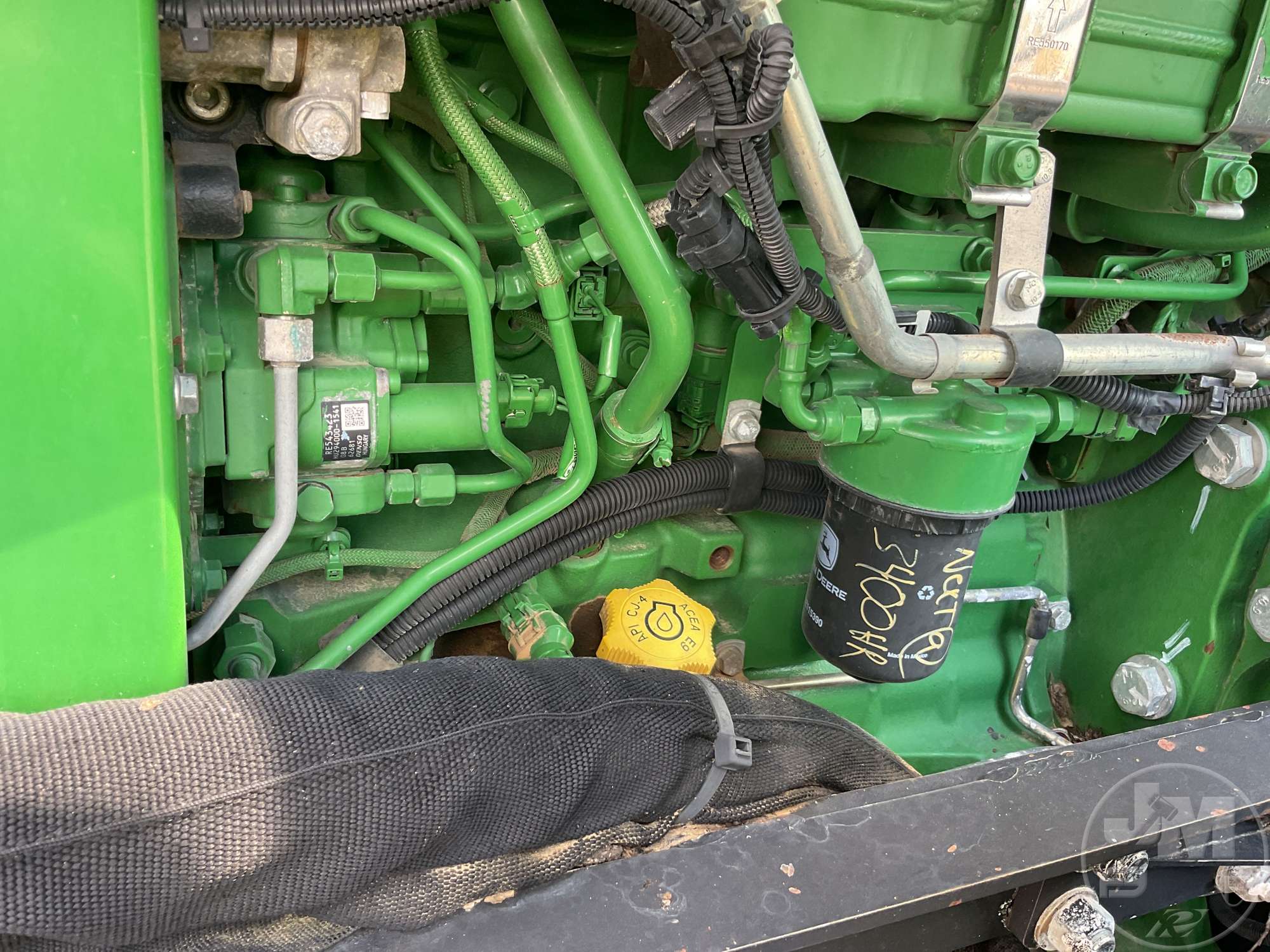0 John Deere 6105E