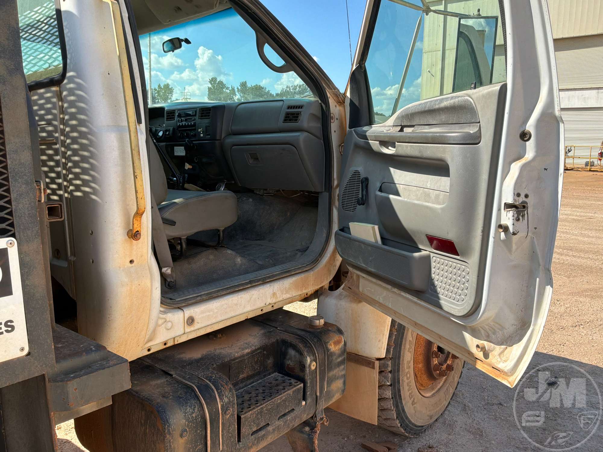 2002 Ford F750