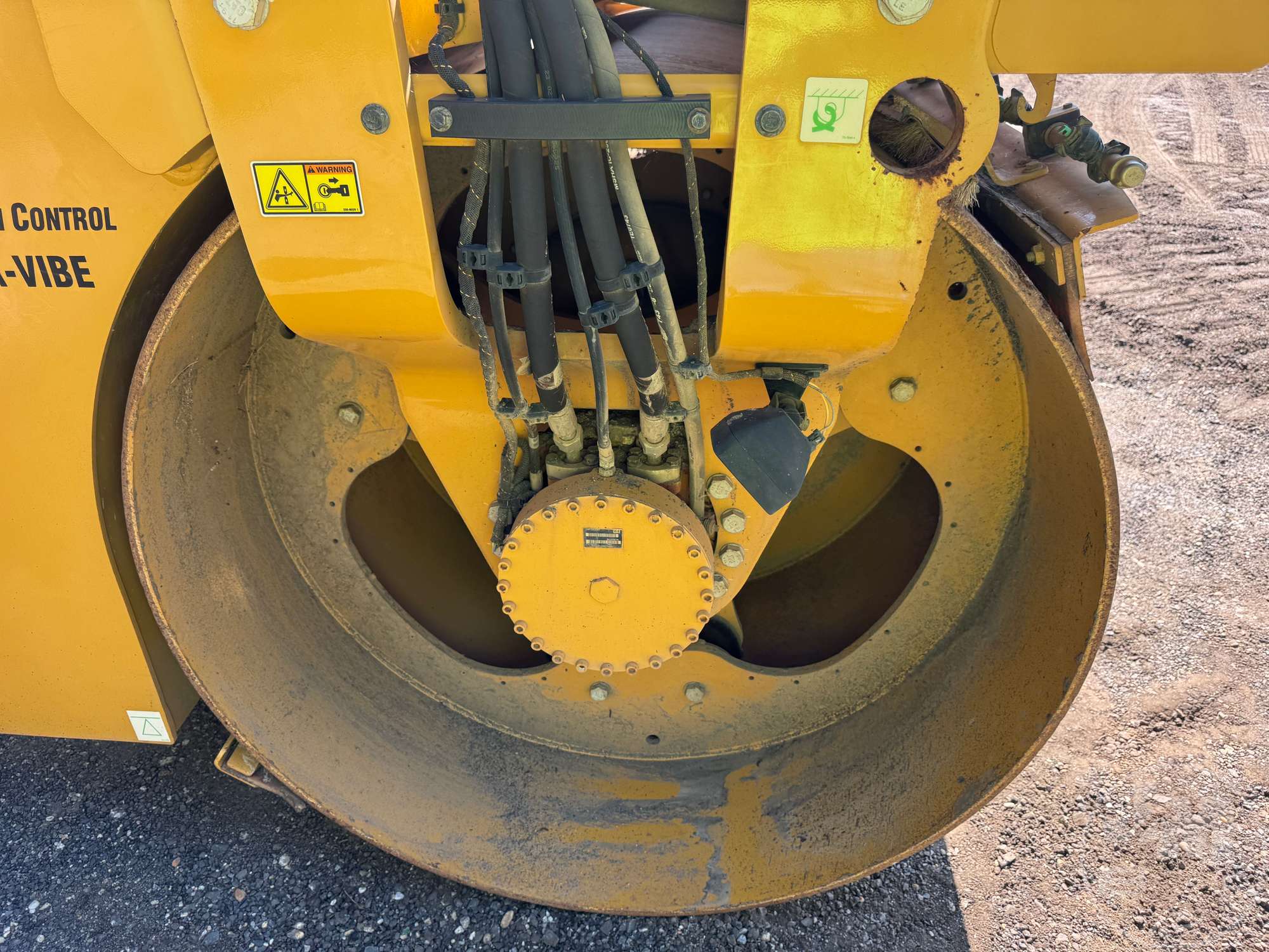 2016 Caterpillar CB54B