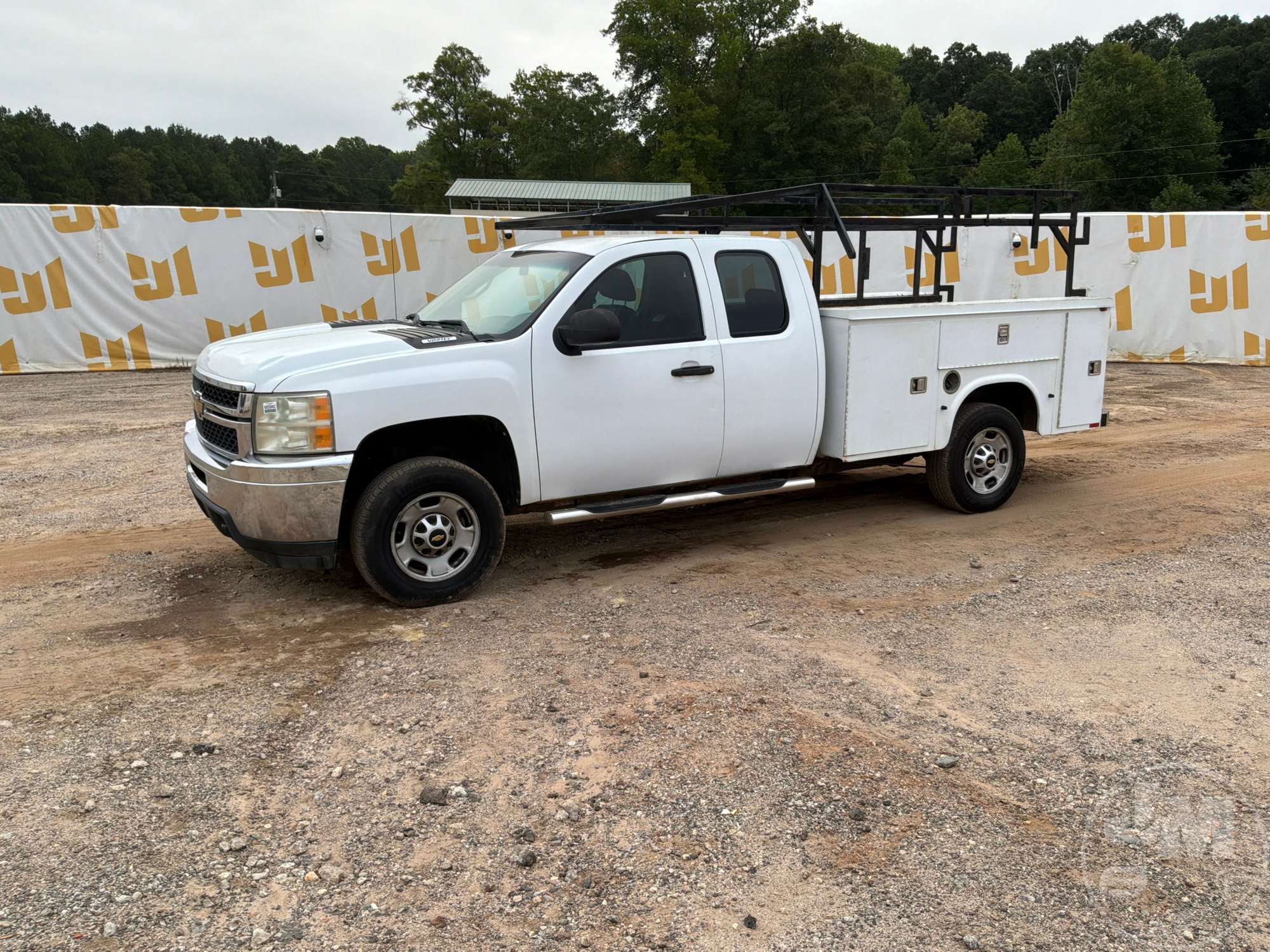 Photo of 2011 Chevrolet Silverado