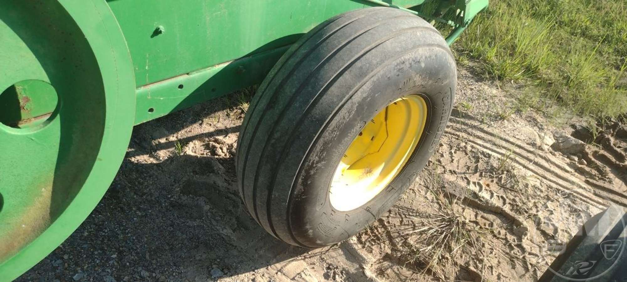 0 John Deere 328