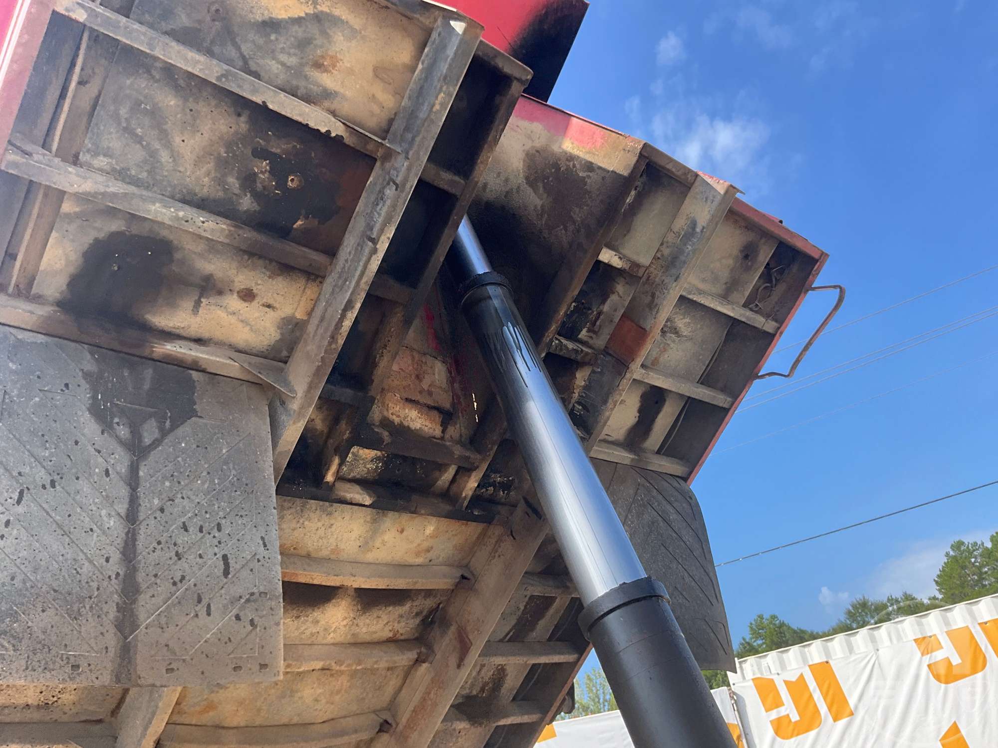2005 Mack CHN 613