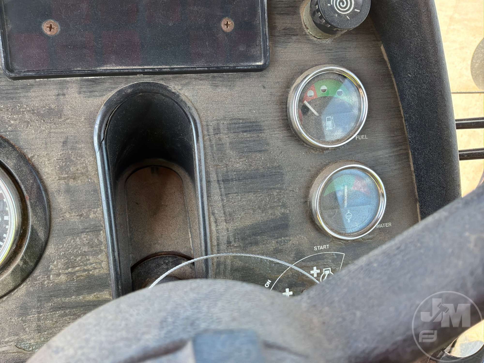 1981 Massey Ferguson 2675