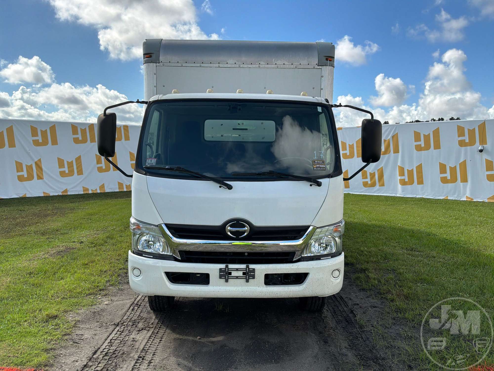 2017 Hino 195