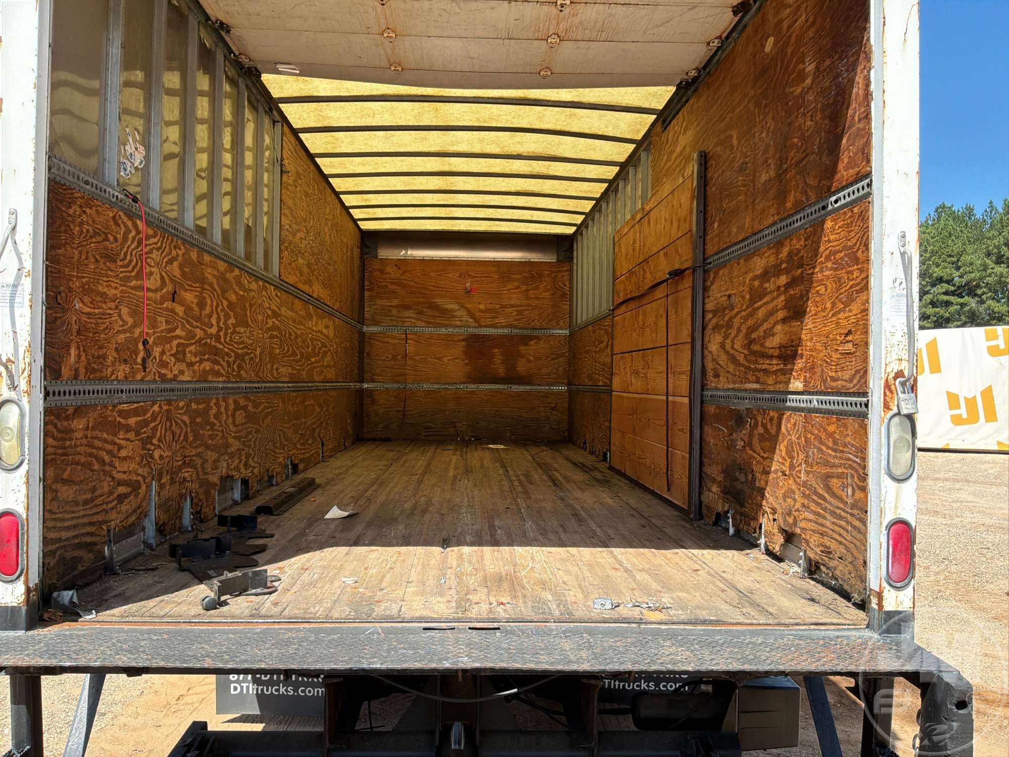 2006 GMC C5