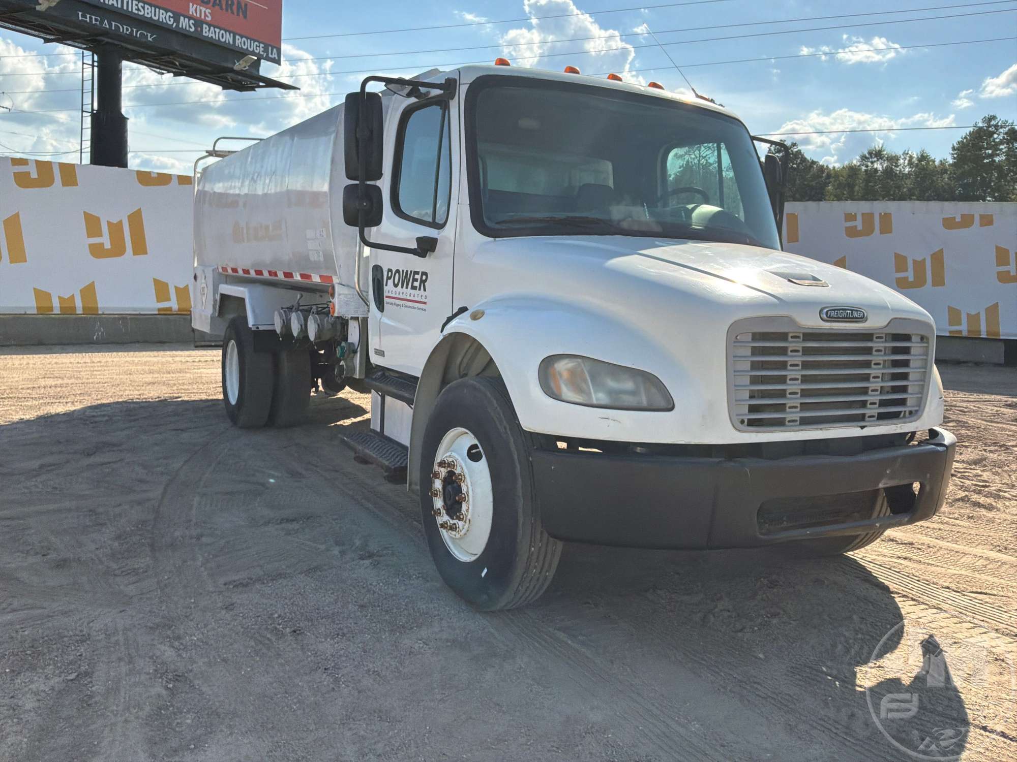 2006 Freightliner M2