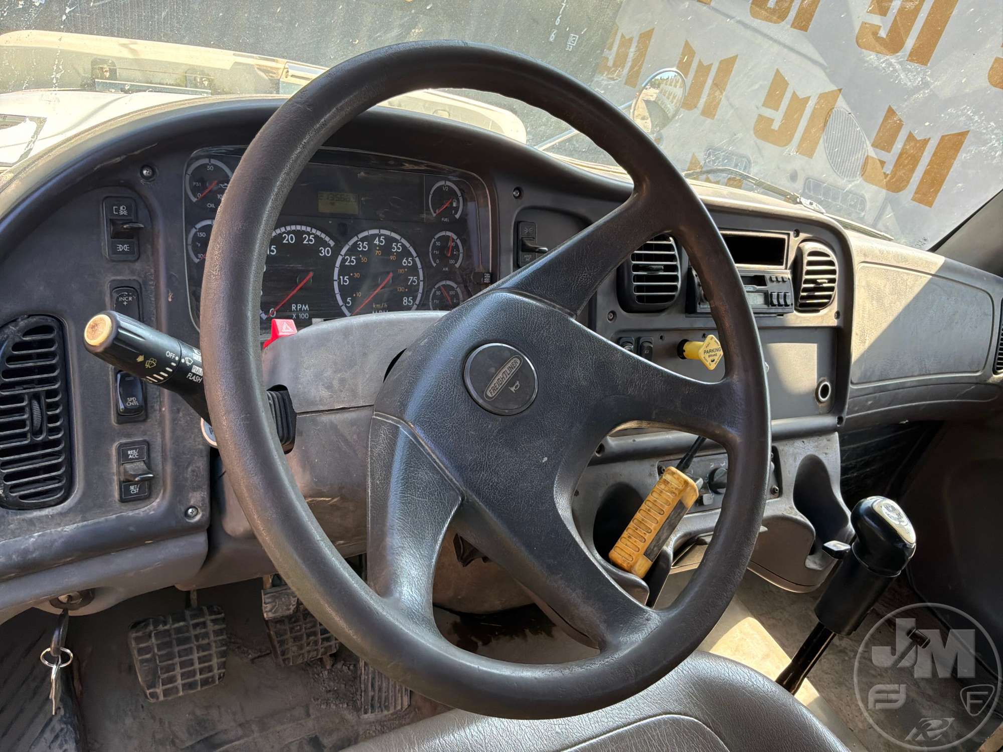 2005 Freightliner M2