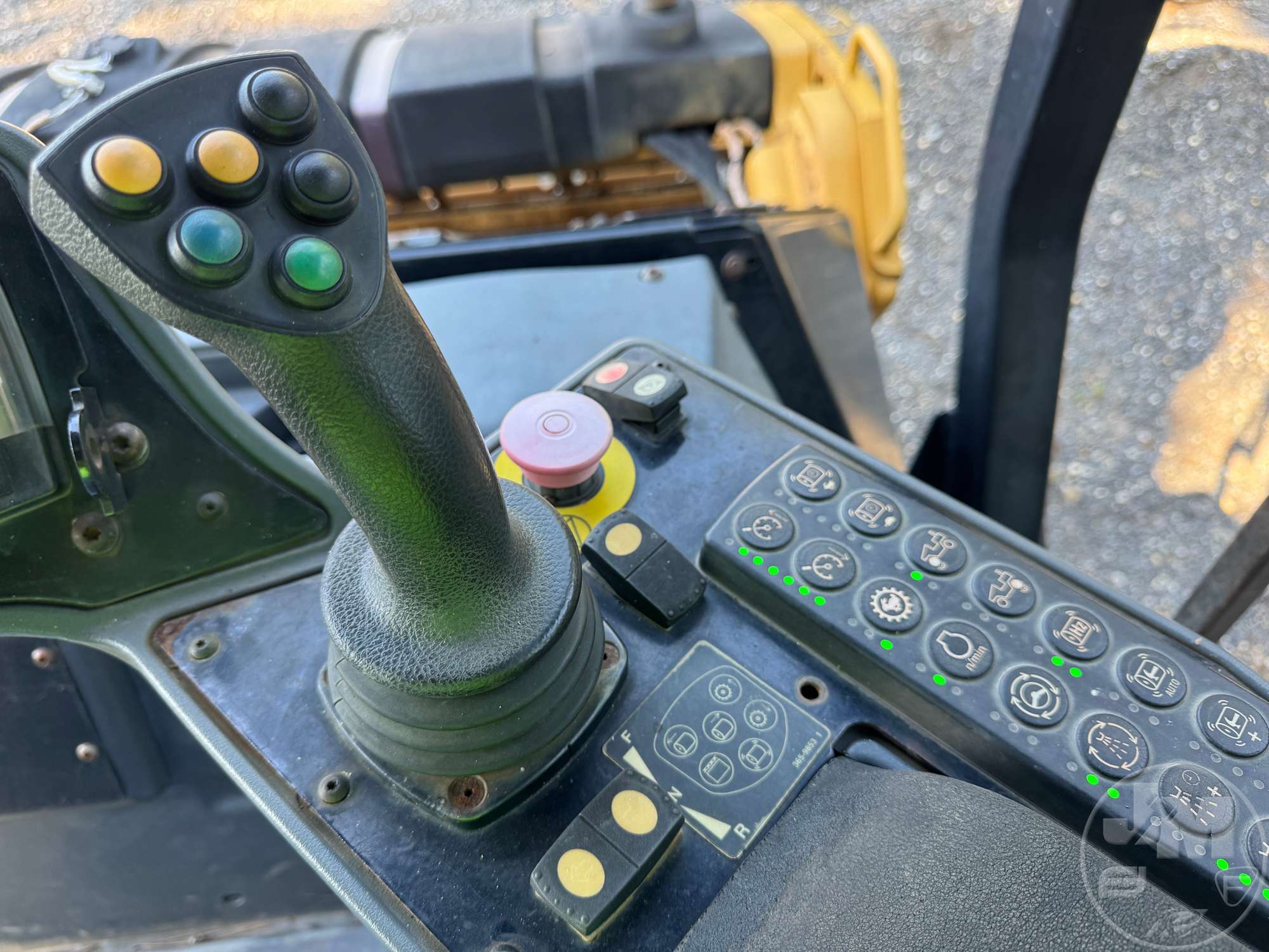 2015 Caterpillar CB64B