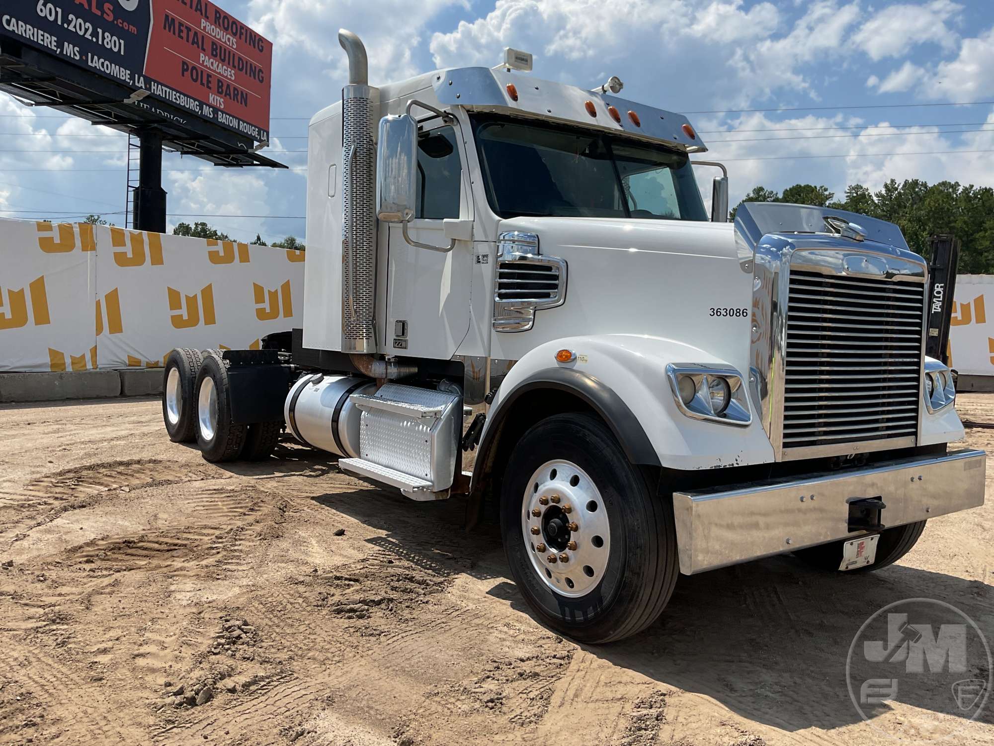 2020 Freightliner SD122