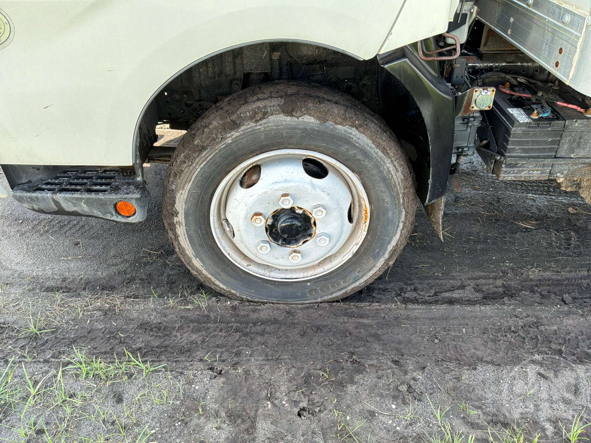 2017 Hino 195