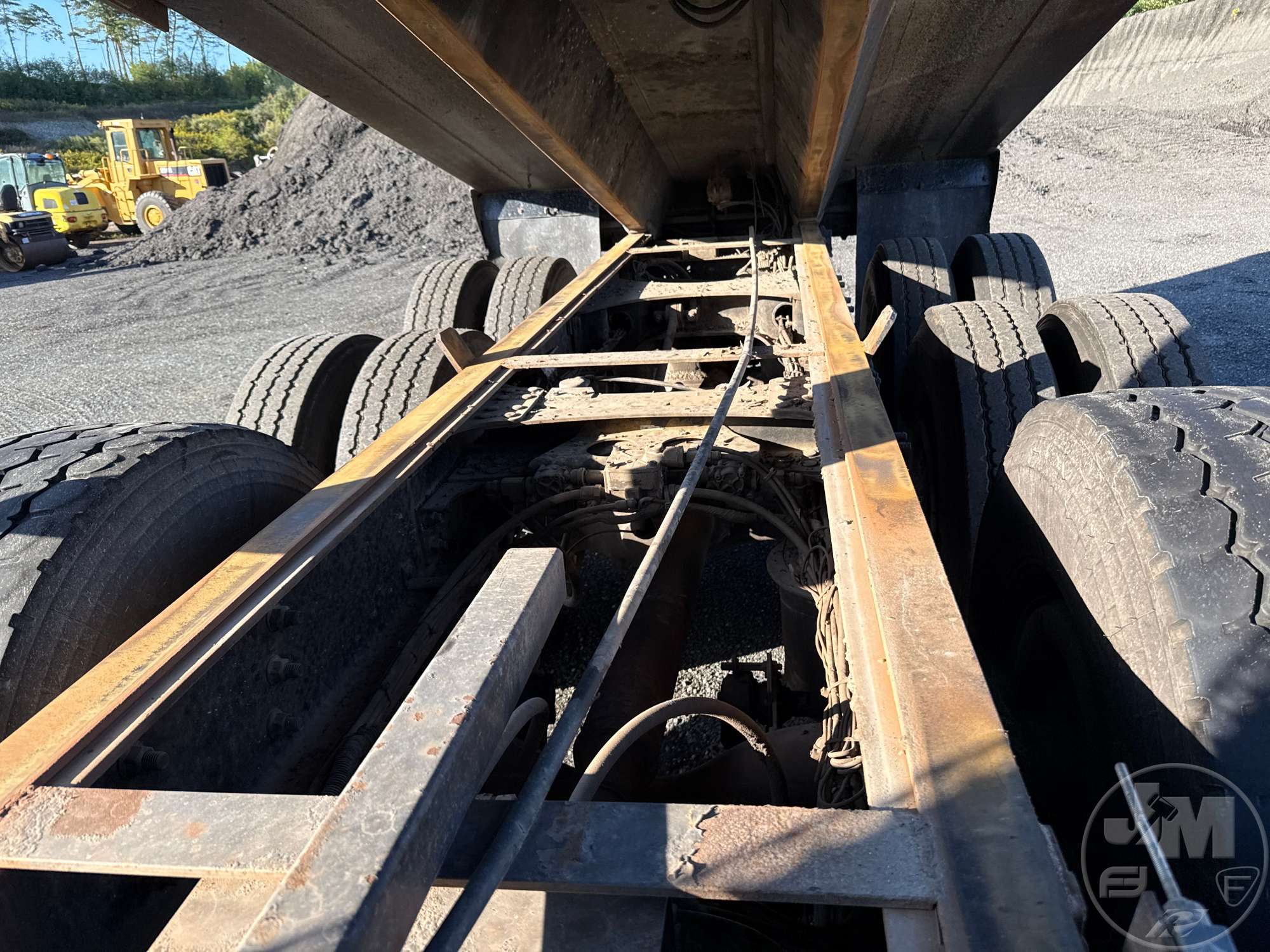 2011 Mack GU GRANITE
