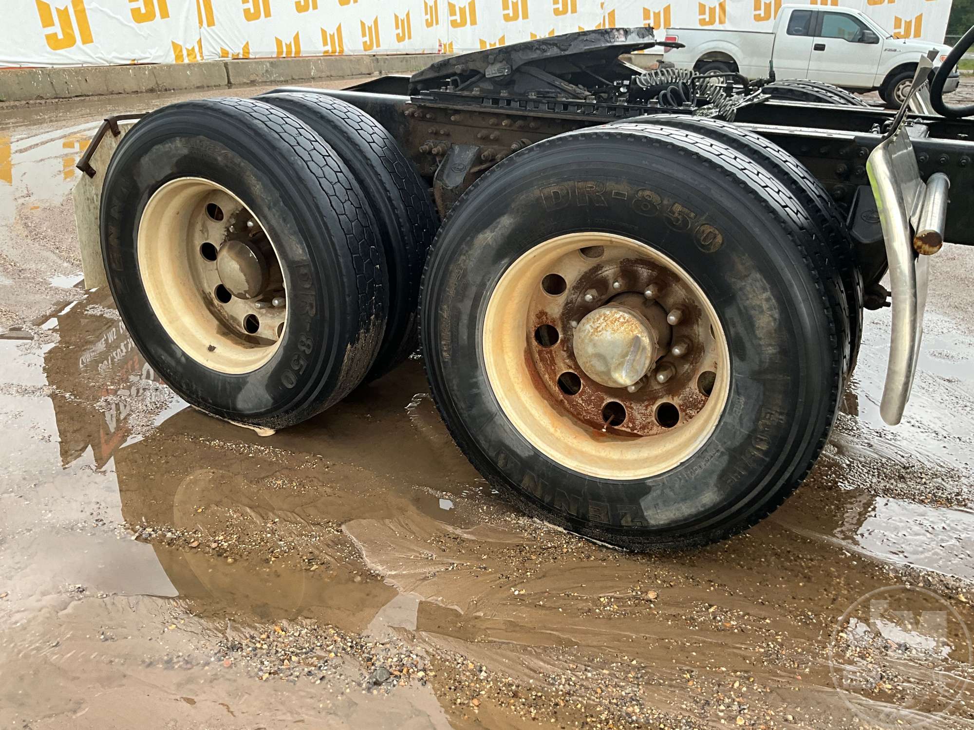 2005 Mack 613