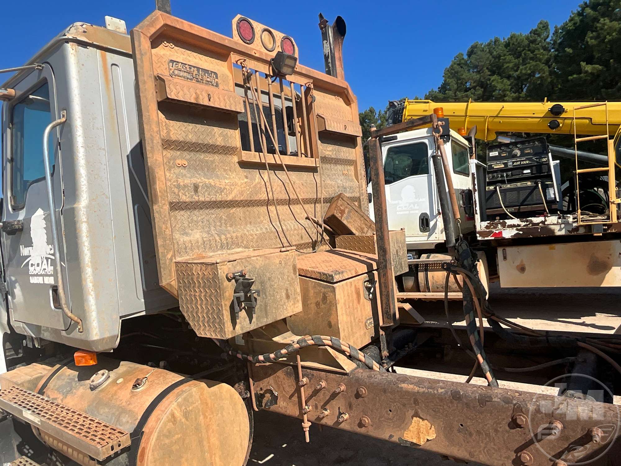 2004 Mack CH613