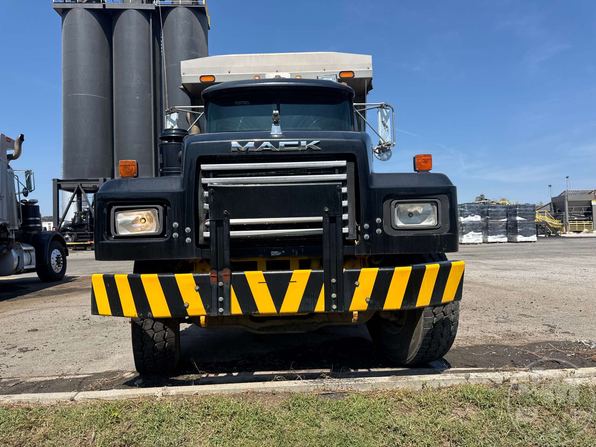 1996 Mack RD688S