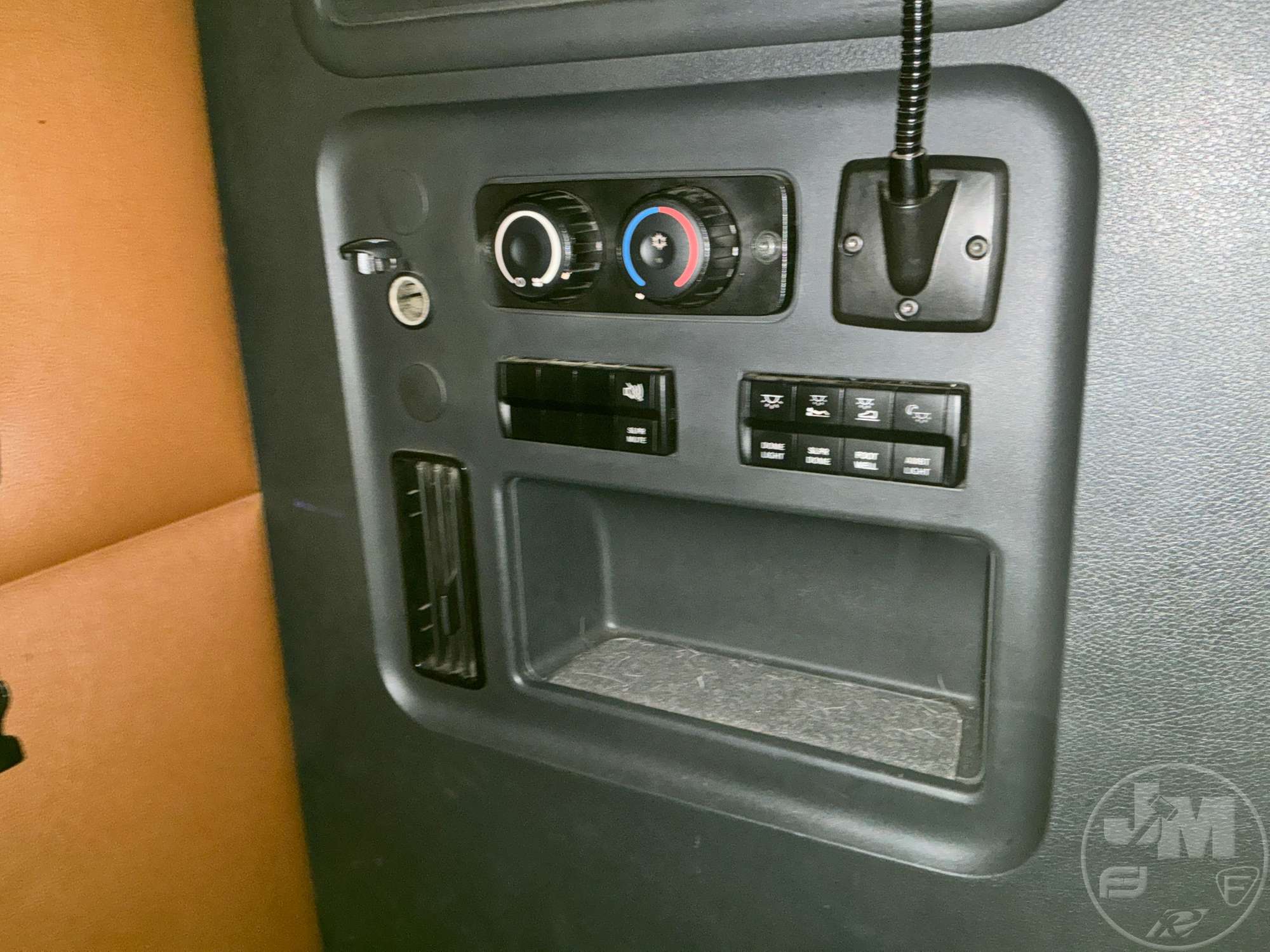 2020 Freightliner CASCADIA