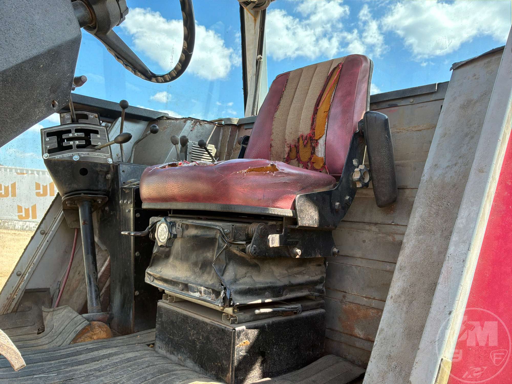 1981 Massey Ferguson 2675