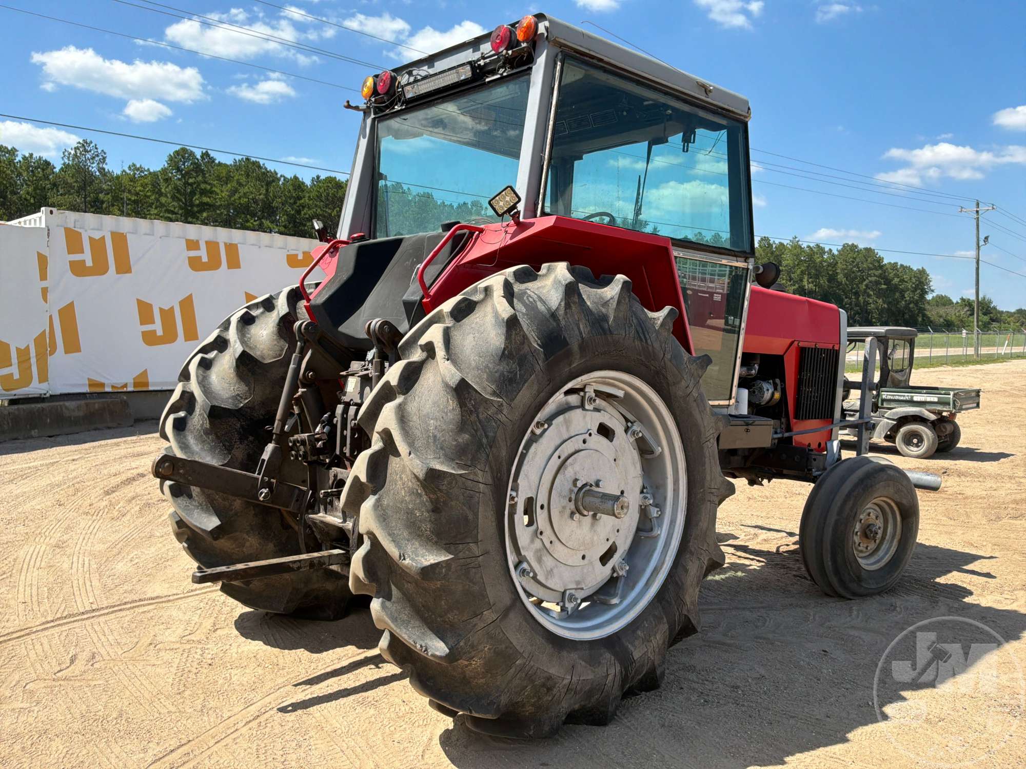 1981 Massey Ferguson 2675