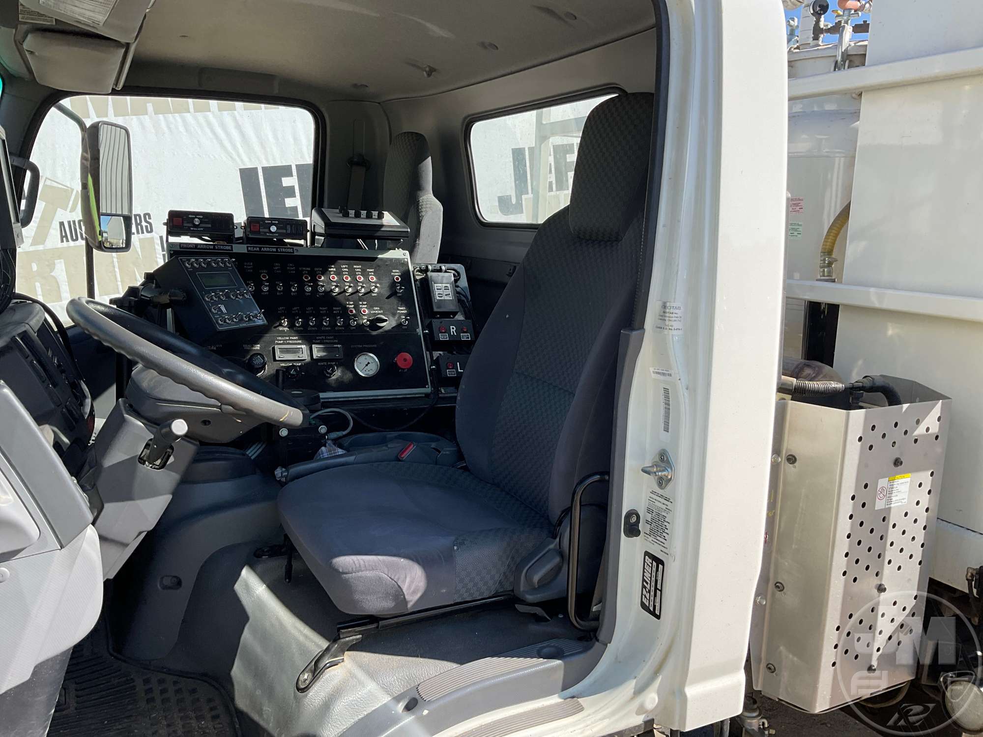 2012 Isuzu NRR