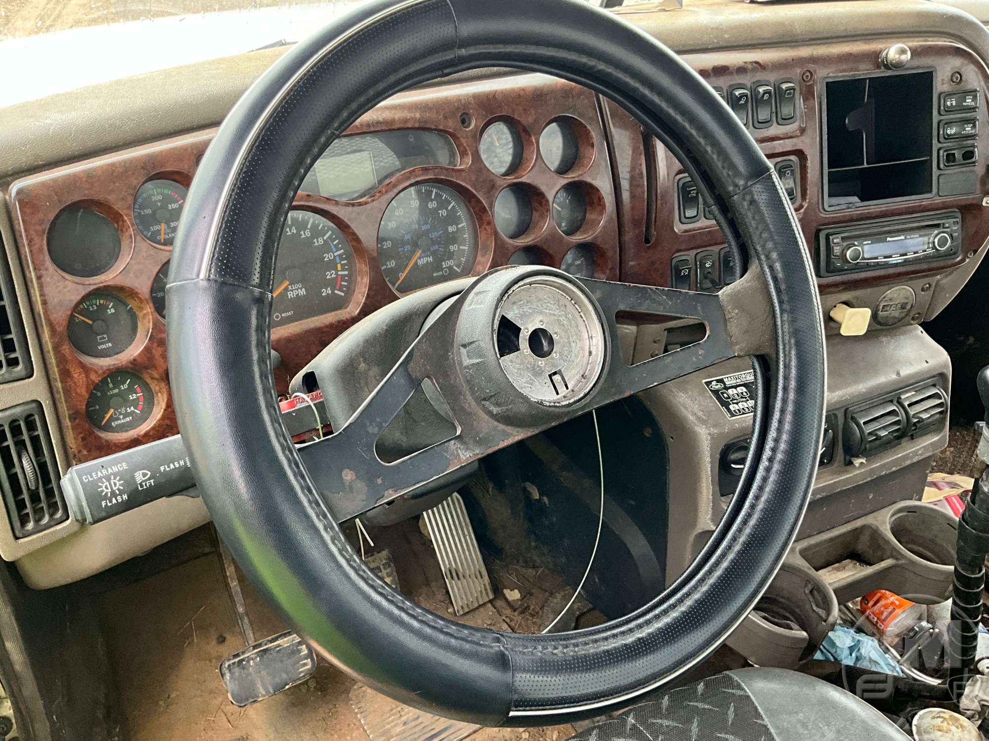 2005 Mack 613