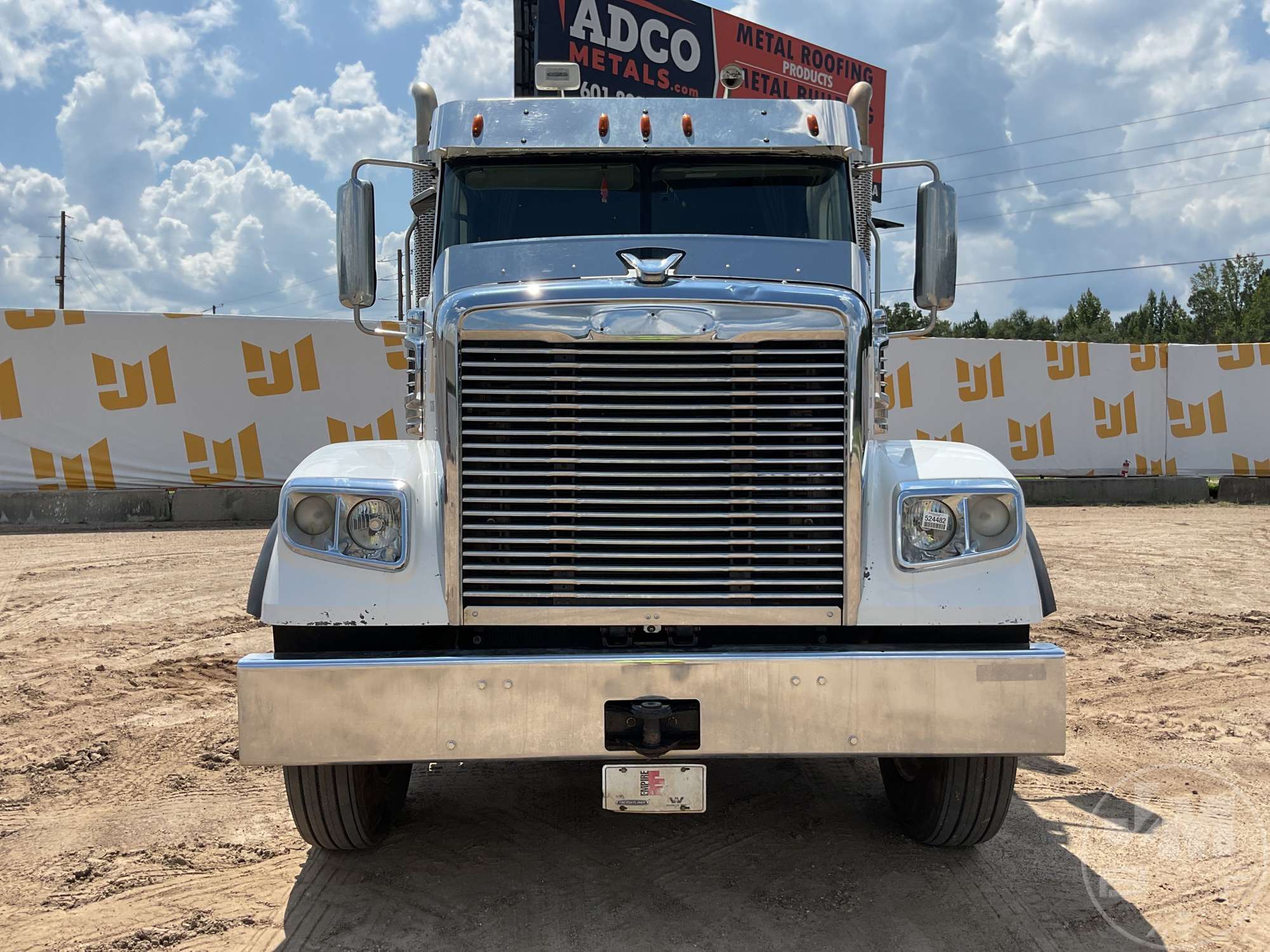2020 Freightliner SD122