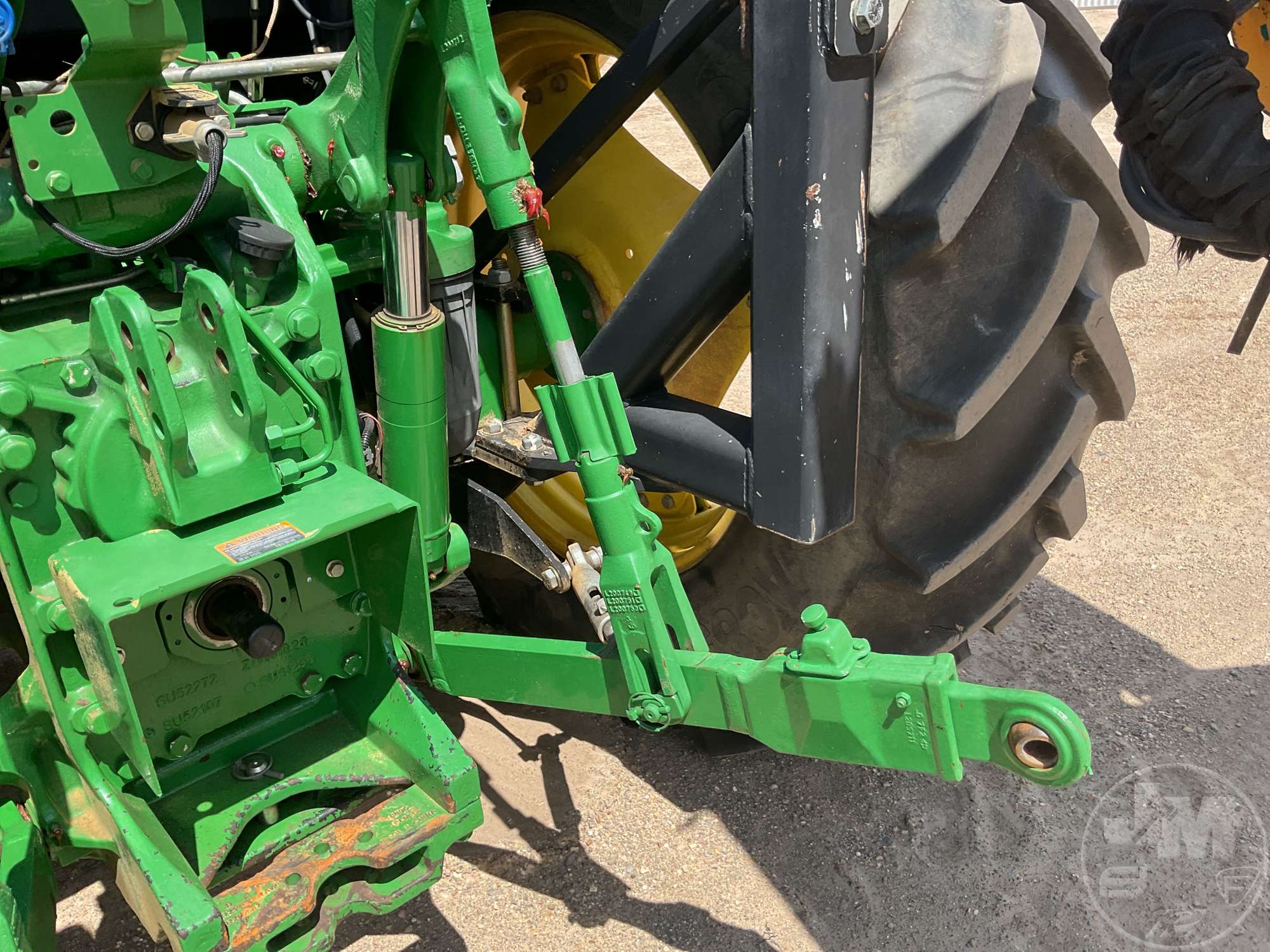 0 John Deere 6105E