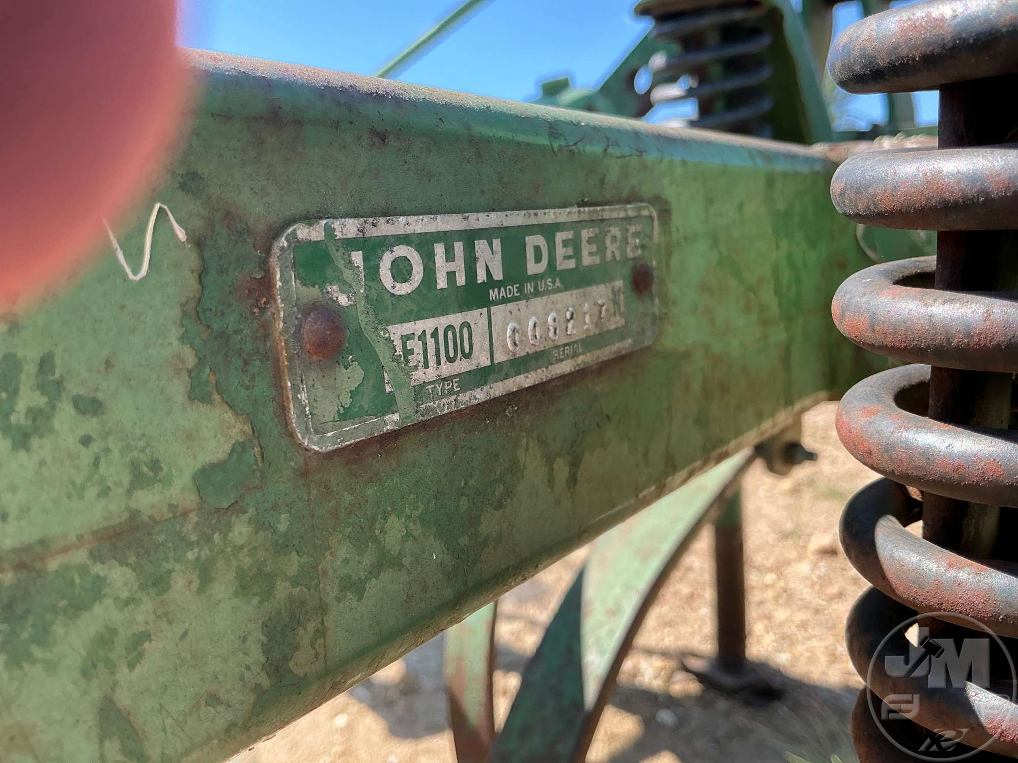 0 John Deere E1100 3 SECTION