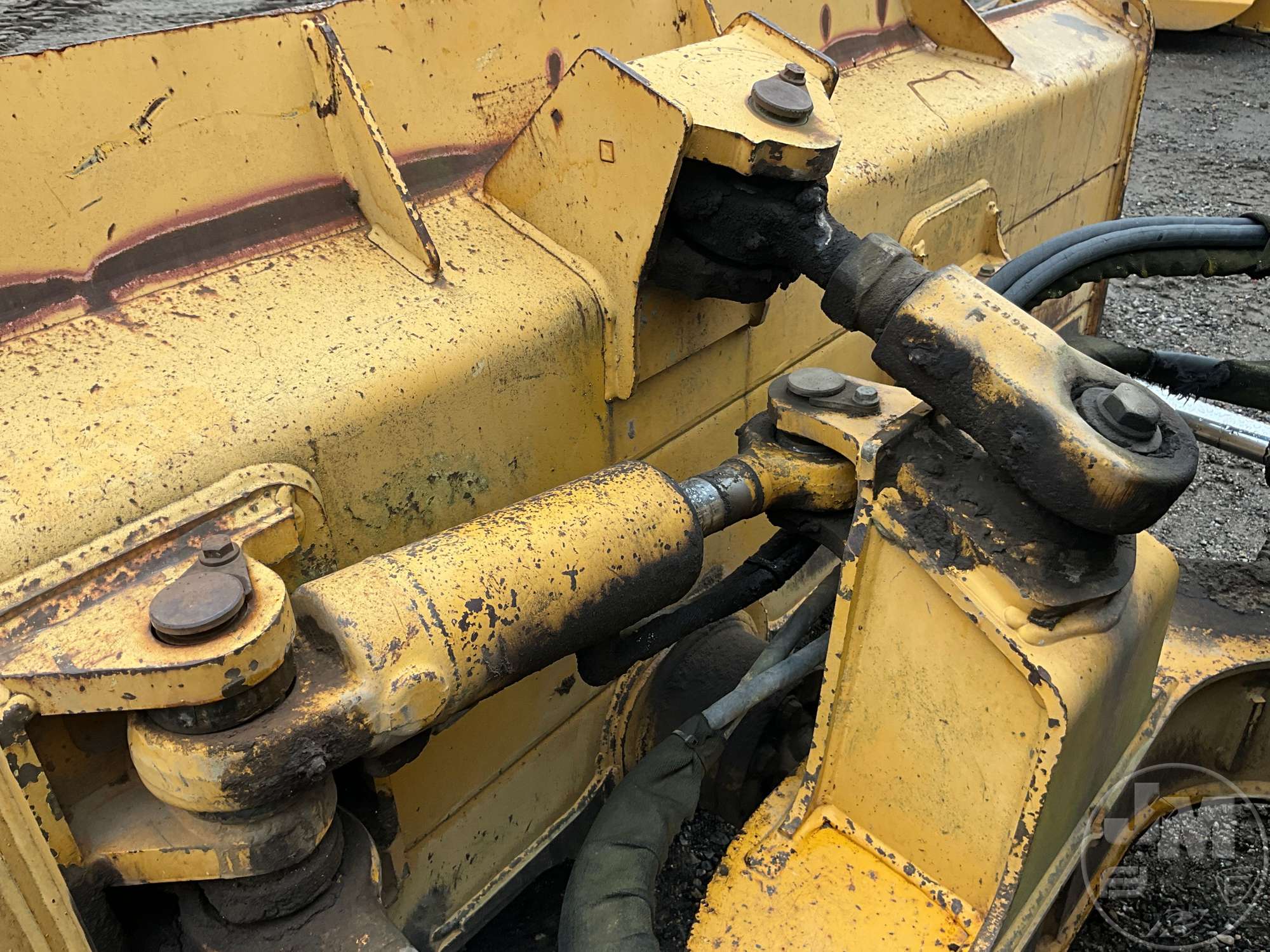2005 John Deere 450J LT