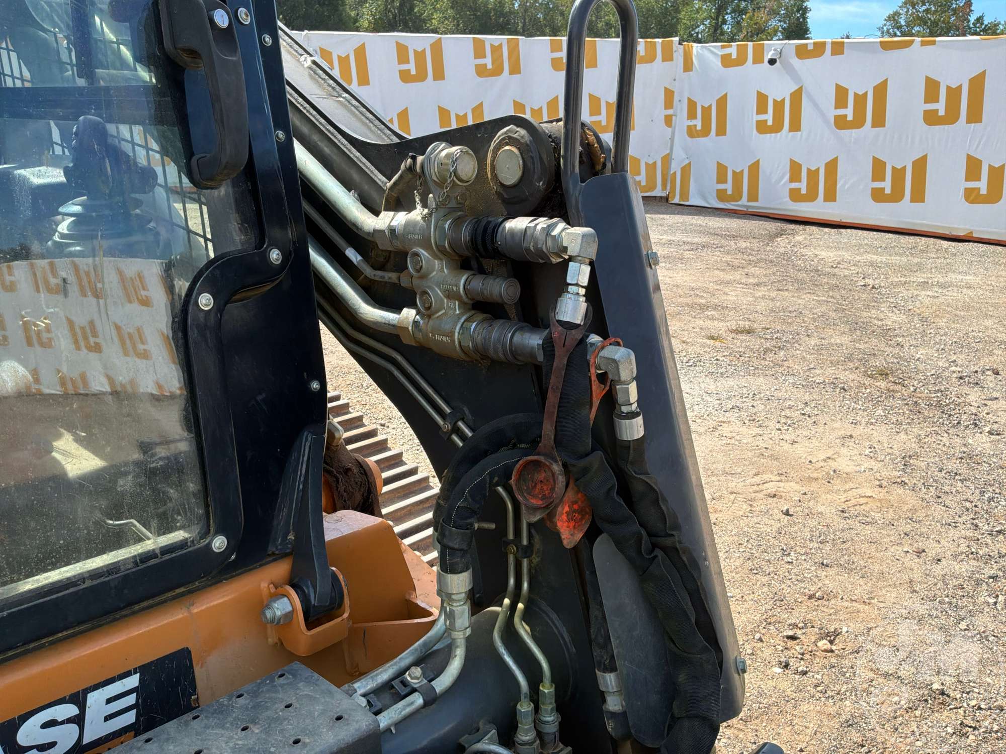 2023 Case DL550