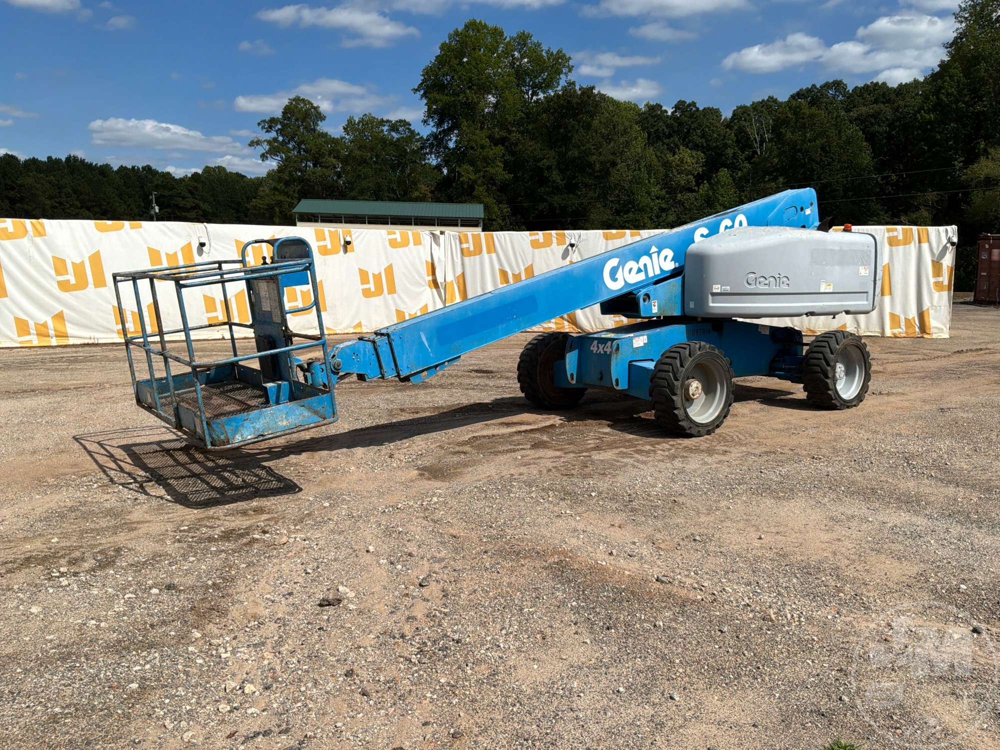 Photo of 2005 Genie S-60
