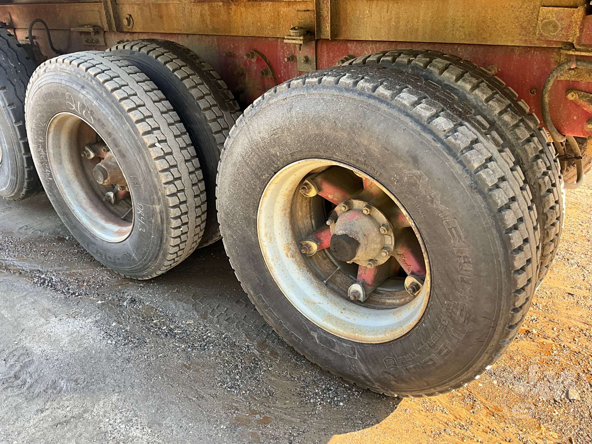 2009 Mack GU713