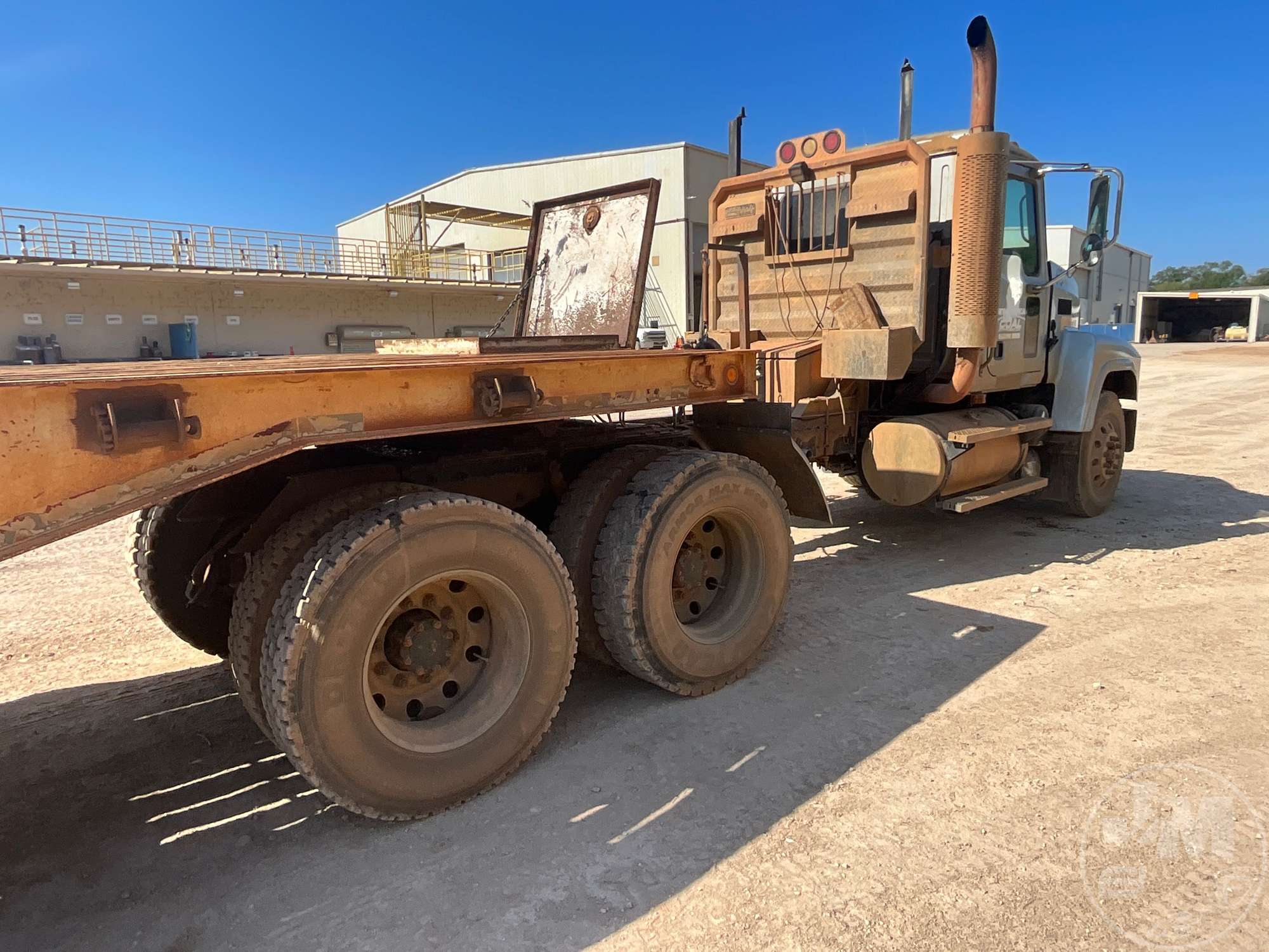 2004 Mack CH613