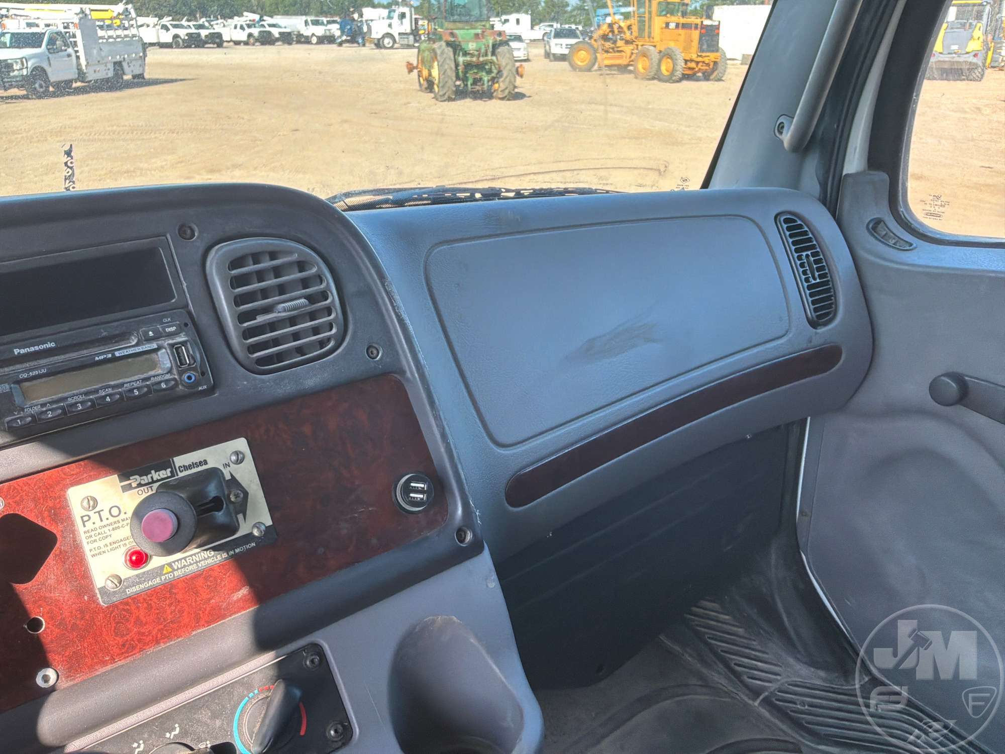 2006 Freightliner M2