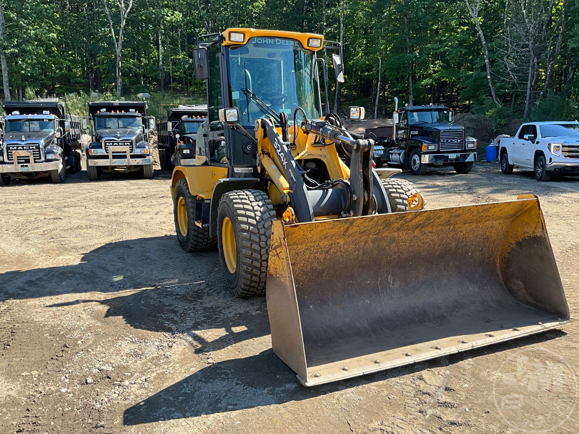 2017 John Deere 324K