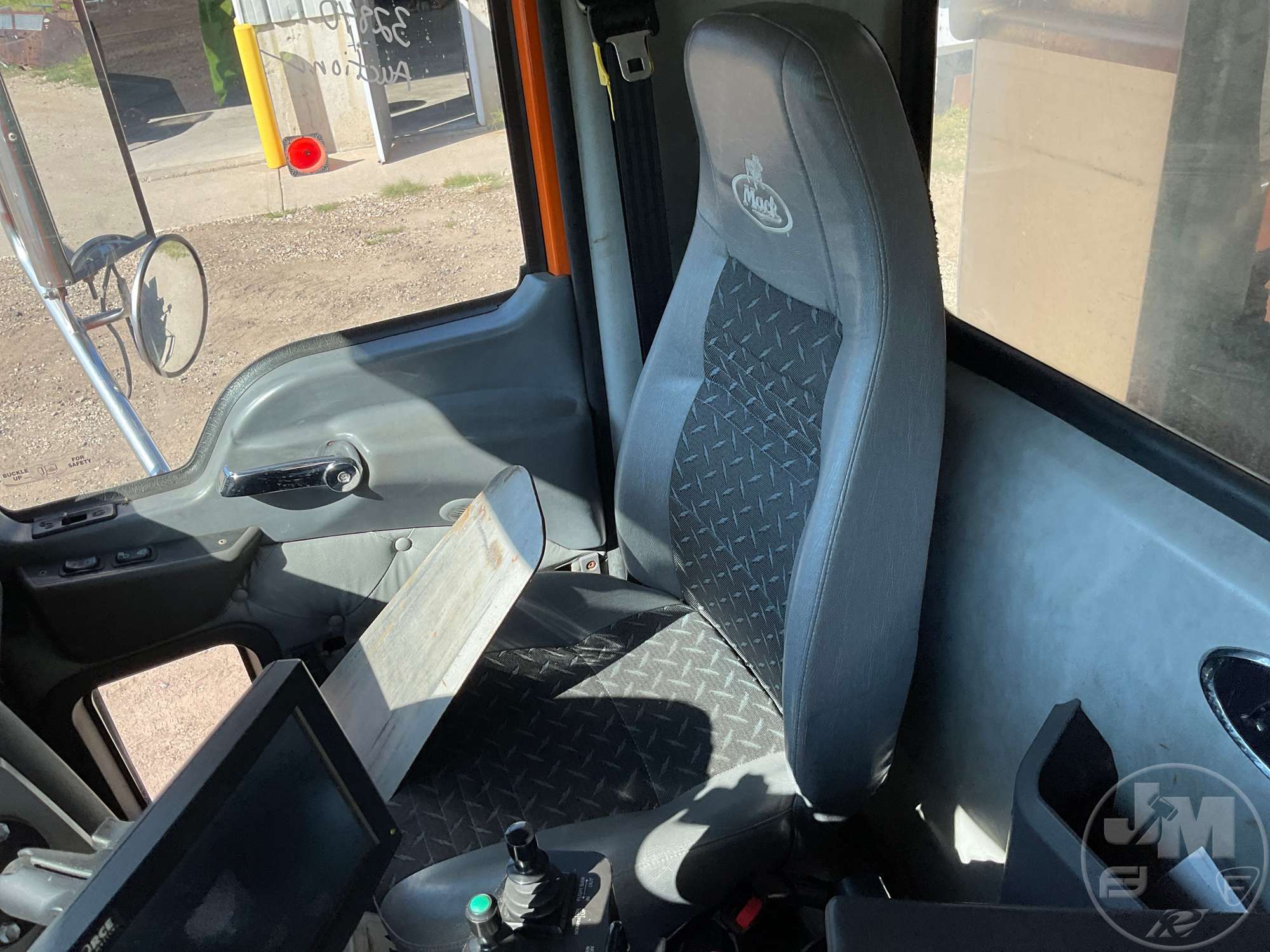 2014 Mack GU GRANITE