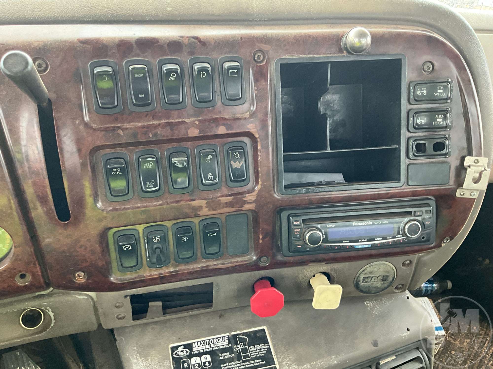 2005 Mack 613