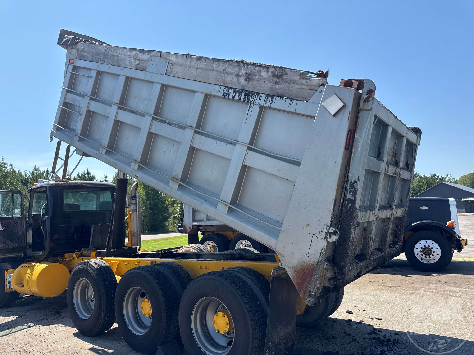 1996 Mack RD688S