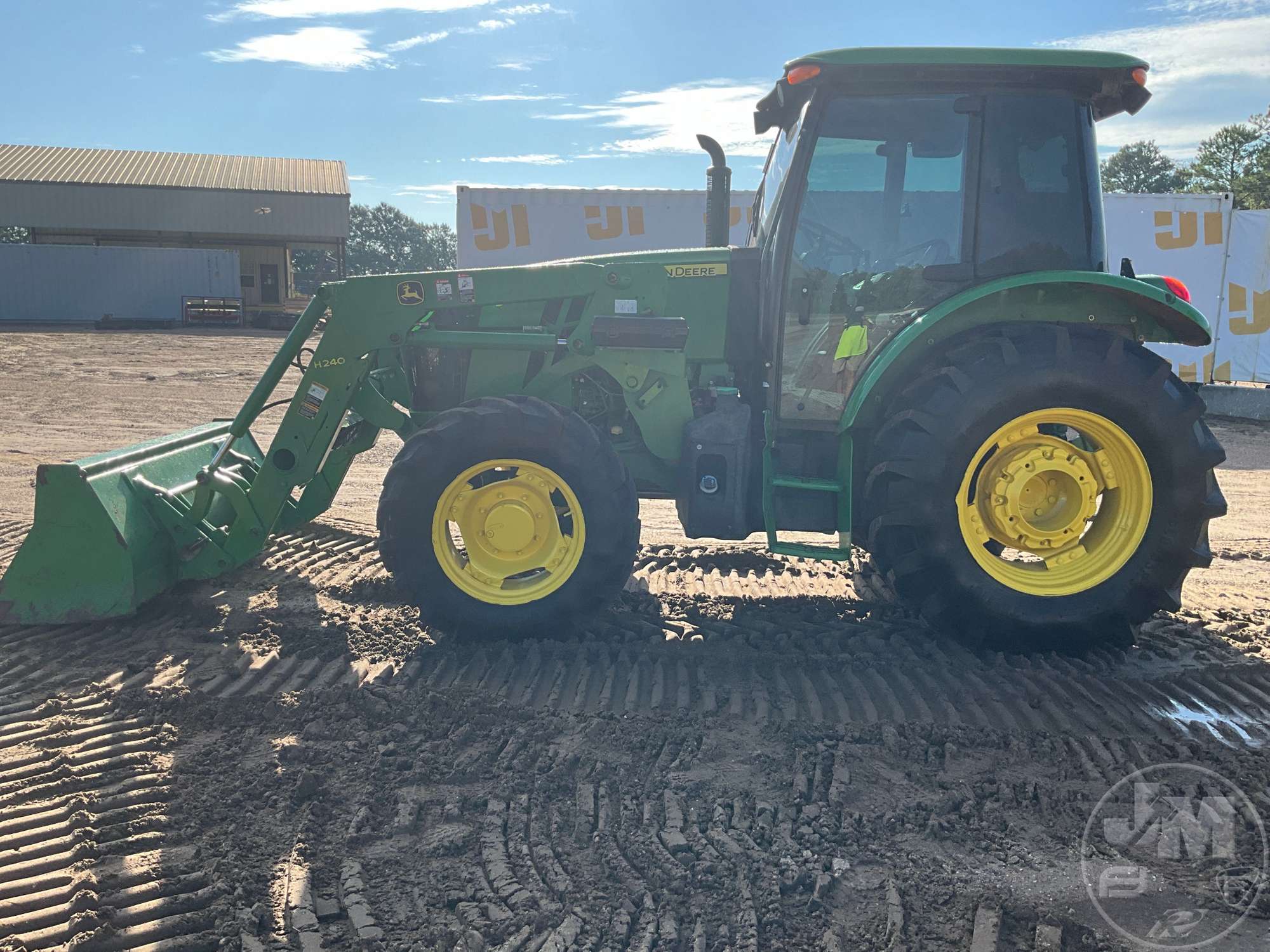 0 John Deere 5100E