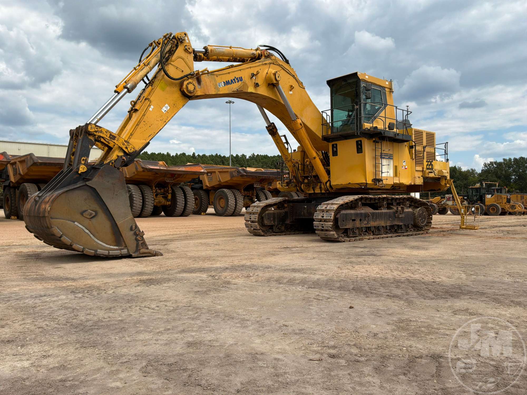 Photo of 2007 Komatsu PC-2000