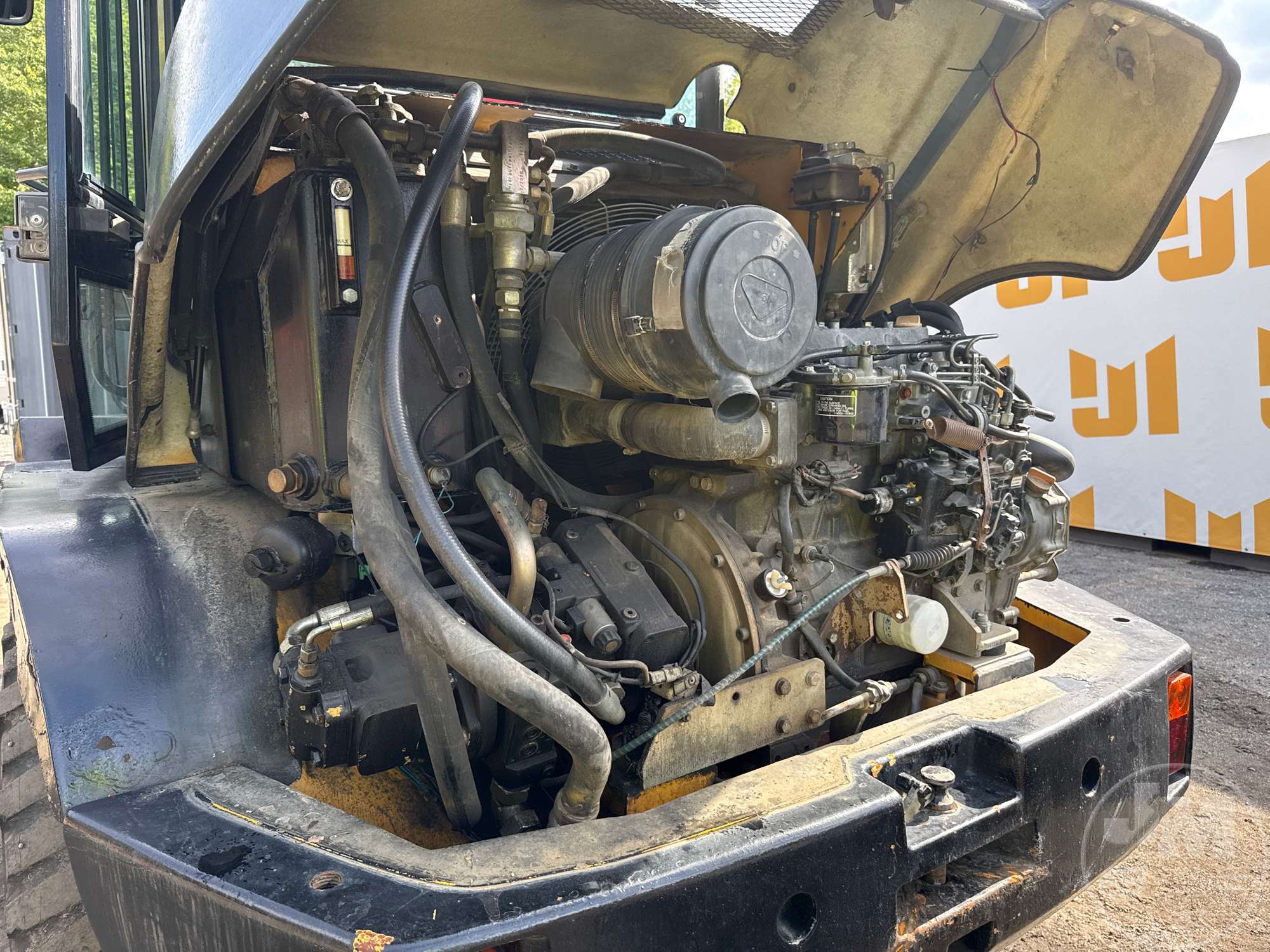 2000 John Deere 304H