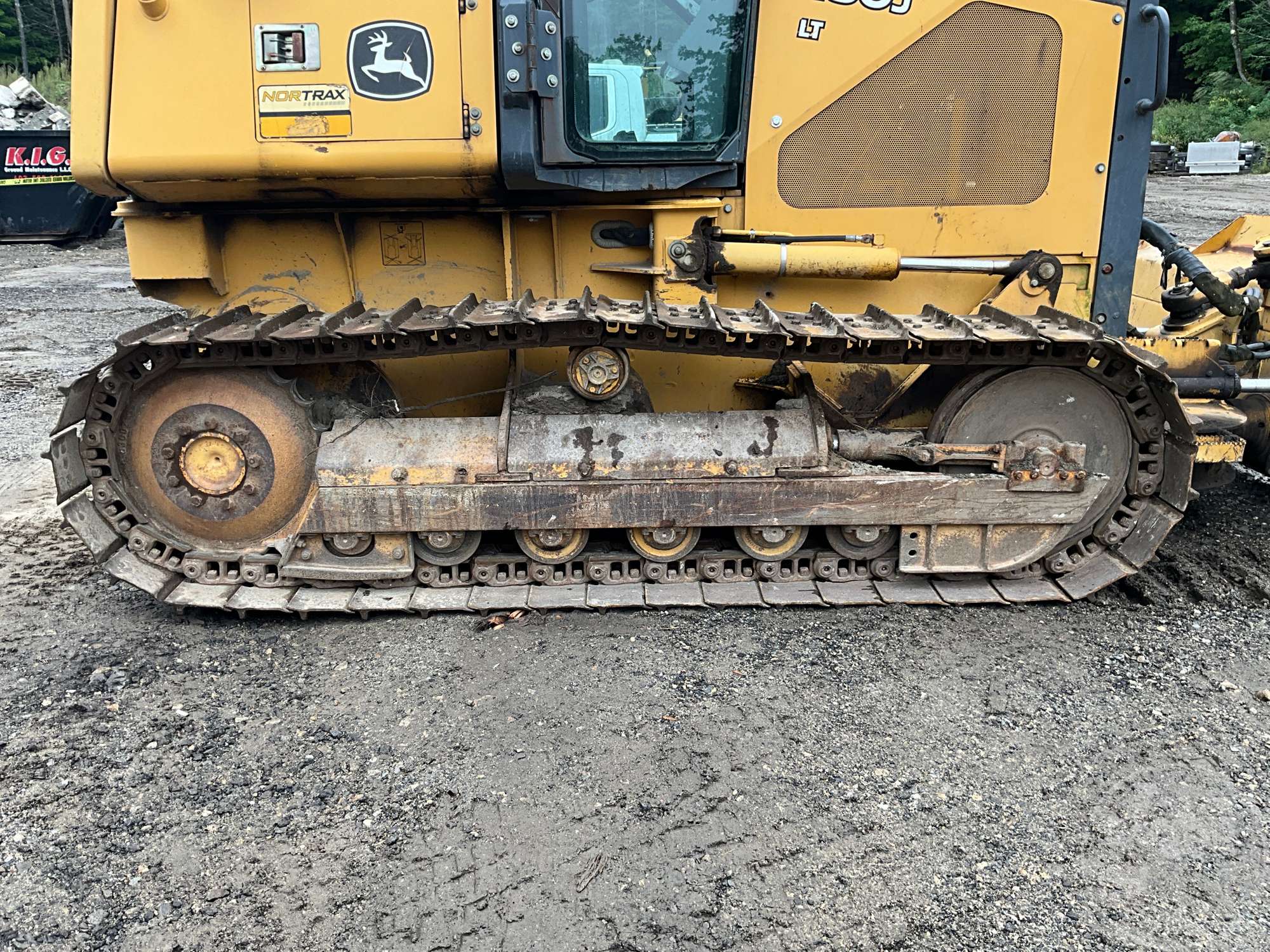 2005 John Deere 450J LT