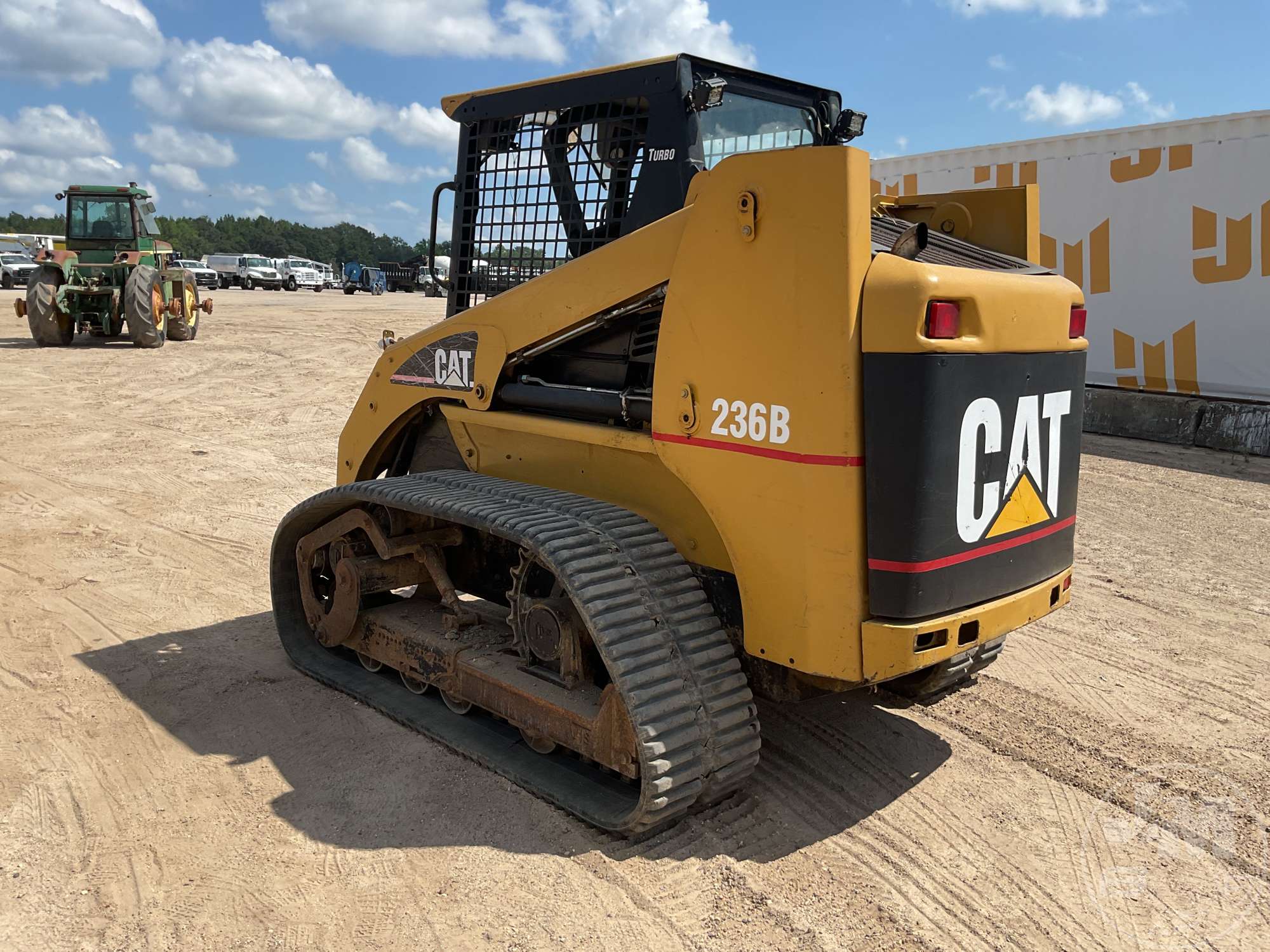 2000 Caterpillar 236B
