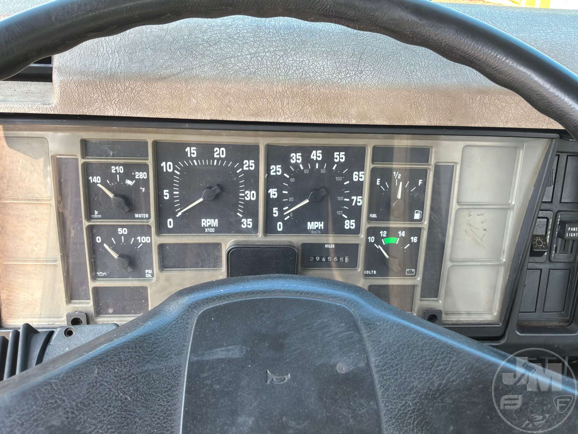 2001 International 4700