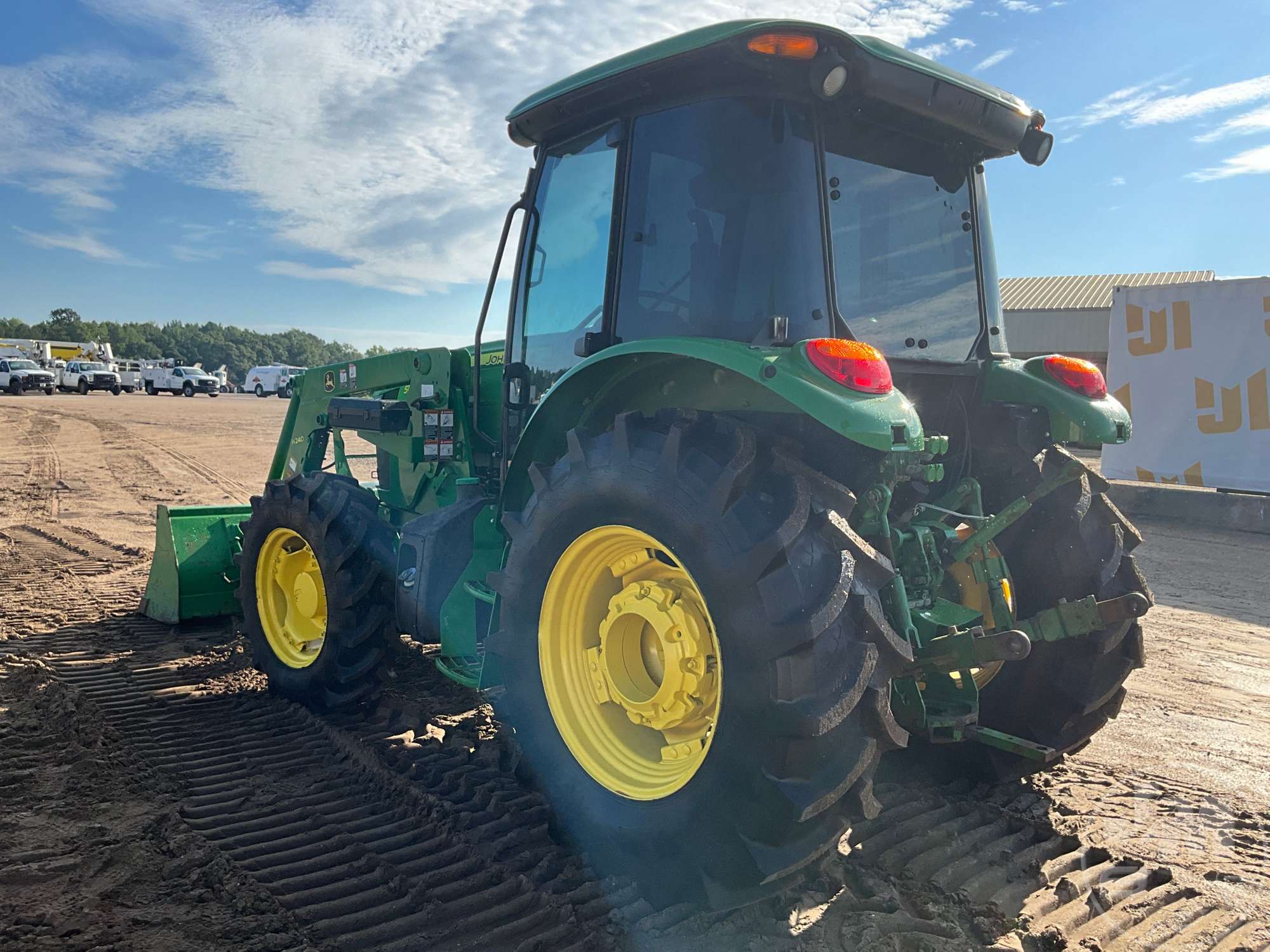 0 John Deere 5100E