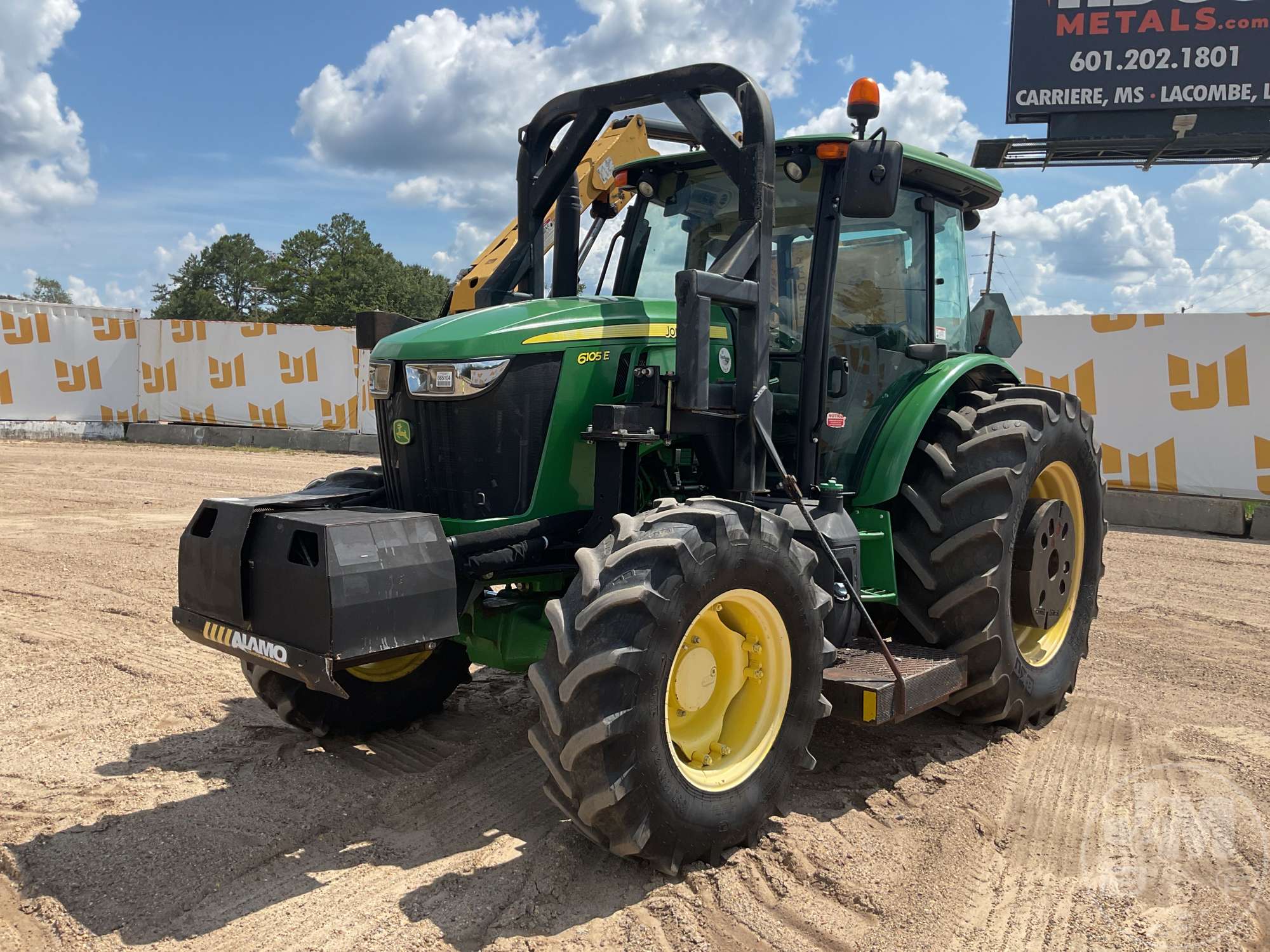  John Deere 6105E