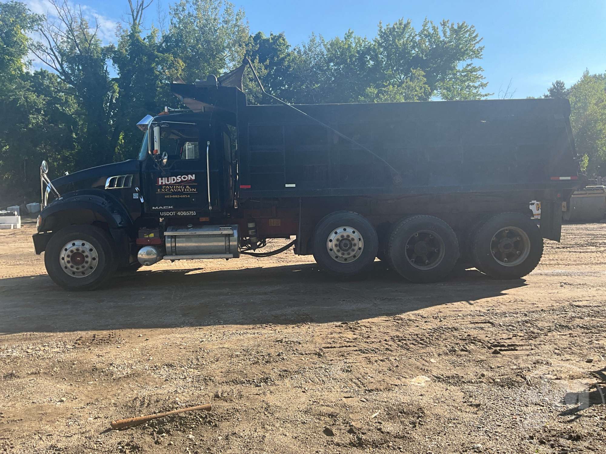 2009 Mack GU713